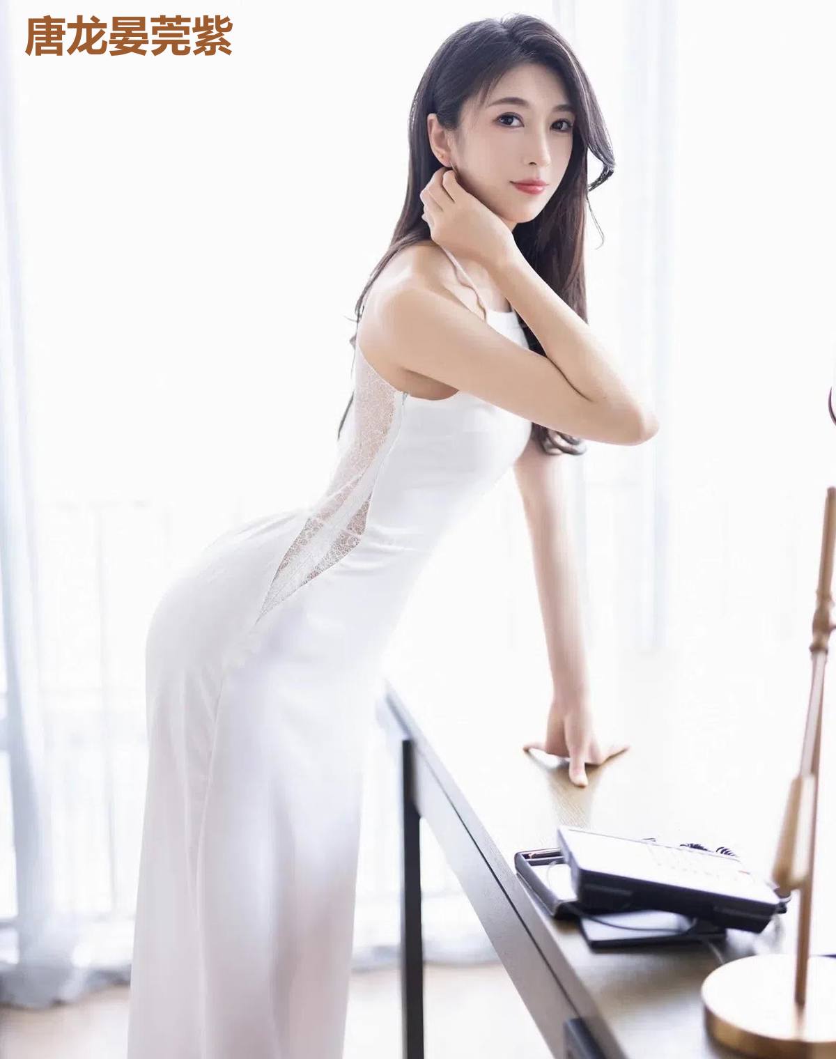 唐龙晏莞紫