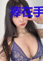 捧在手心的蓝玫瑰