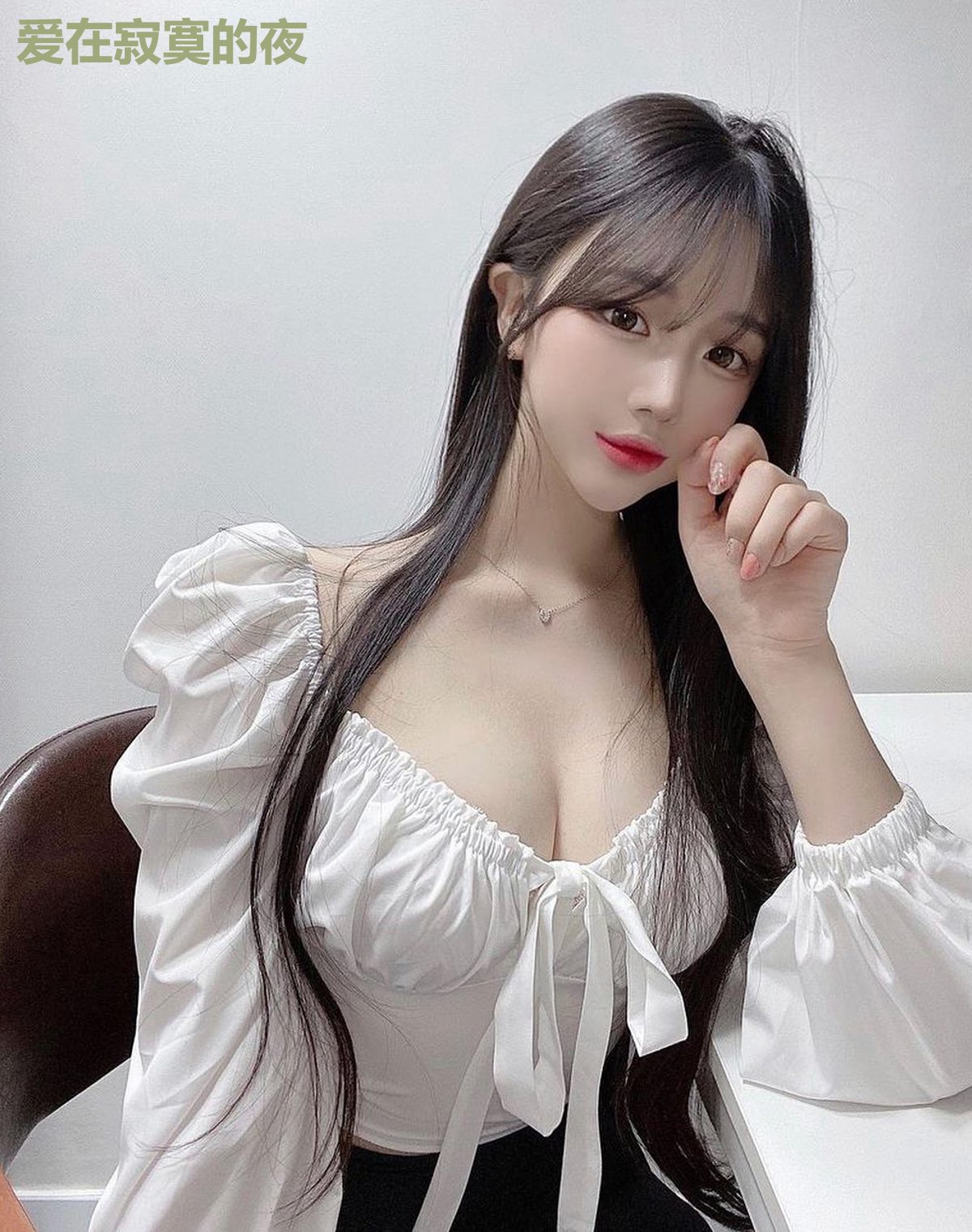 爱在寂寞的夜
