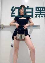 红白黑的面纱